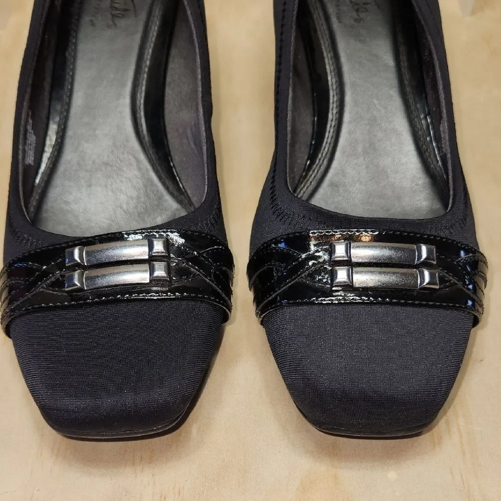 Life Stride Gratitude Black Wedge Shoes Women 10 Silver Metal Accent 1.75” Heel